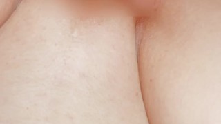 【スマホ撮影】日本の素人カップルのフェラチオとムチムチボディのパイパンまんこを正常位での格好でハメ撮り